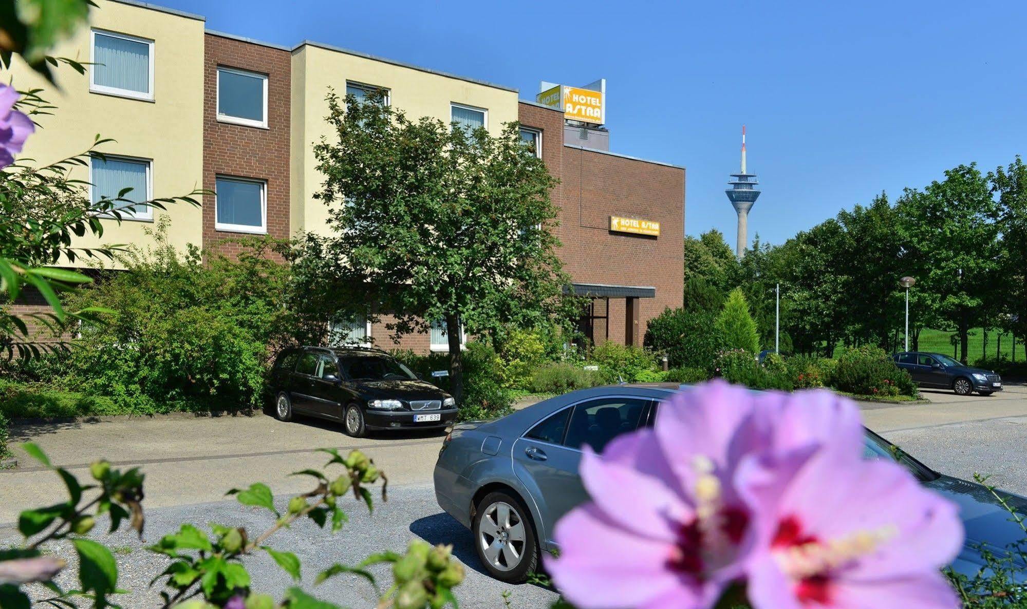 Hotel Astra Düsseldorf Exterior foto